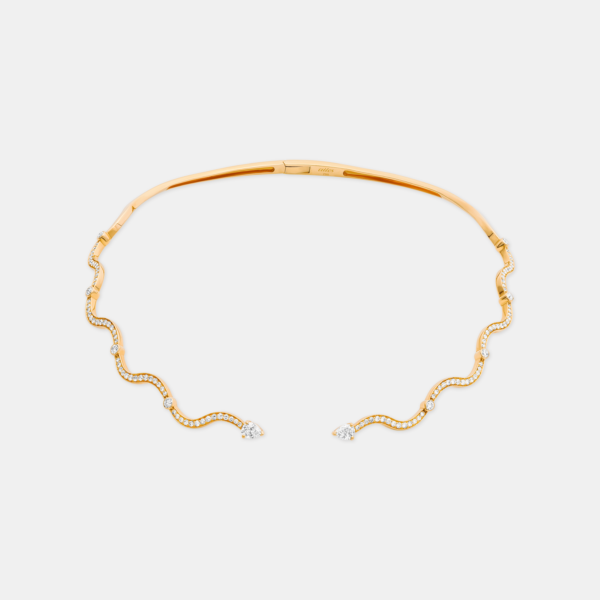 Pear Diamond Wave Necklace