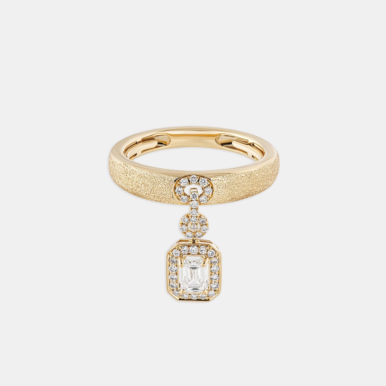 Emerald Diamond Chaines Ring